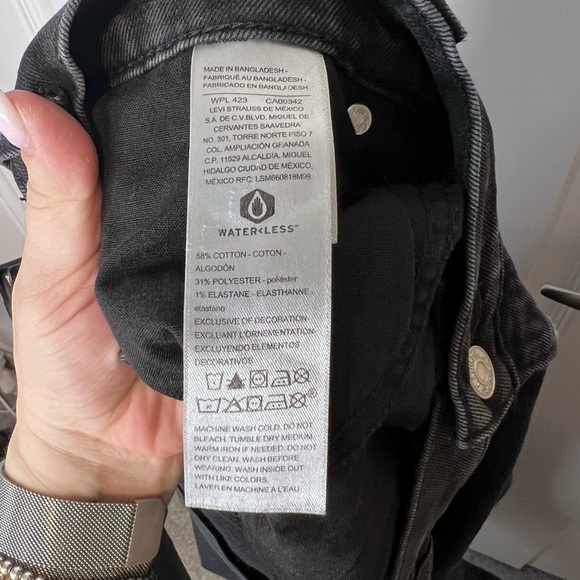 Levi’s | Signature Heritage High Rise Straight Jeans |  Size 22 [67] - Picture 7 of 9